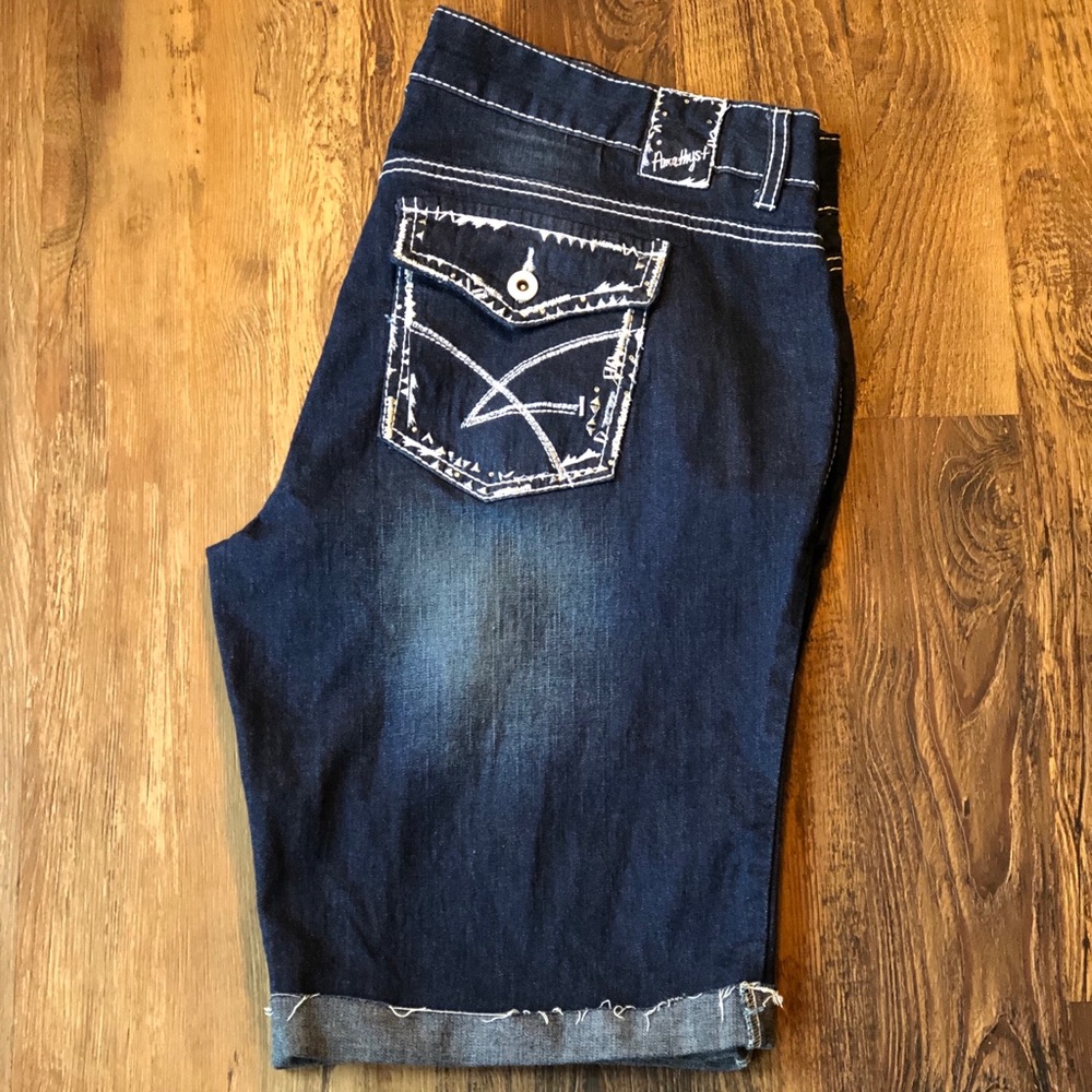 Amethyst Bermuda Jean Shorts, Size 16